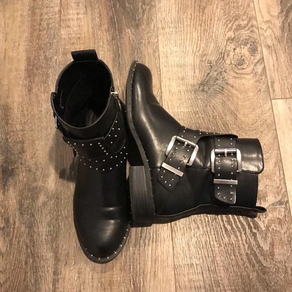 Charles David Shoes - Charles by David.Bootie.Size 7M.good condition.